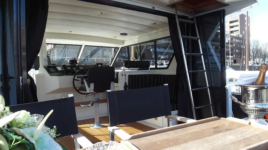 Dutch Yachthotel Roterdão 4*,