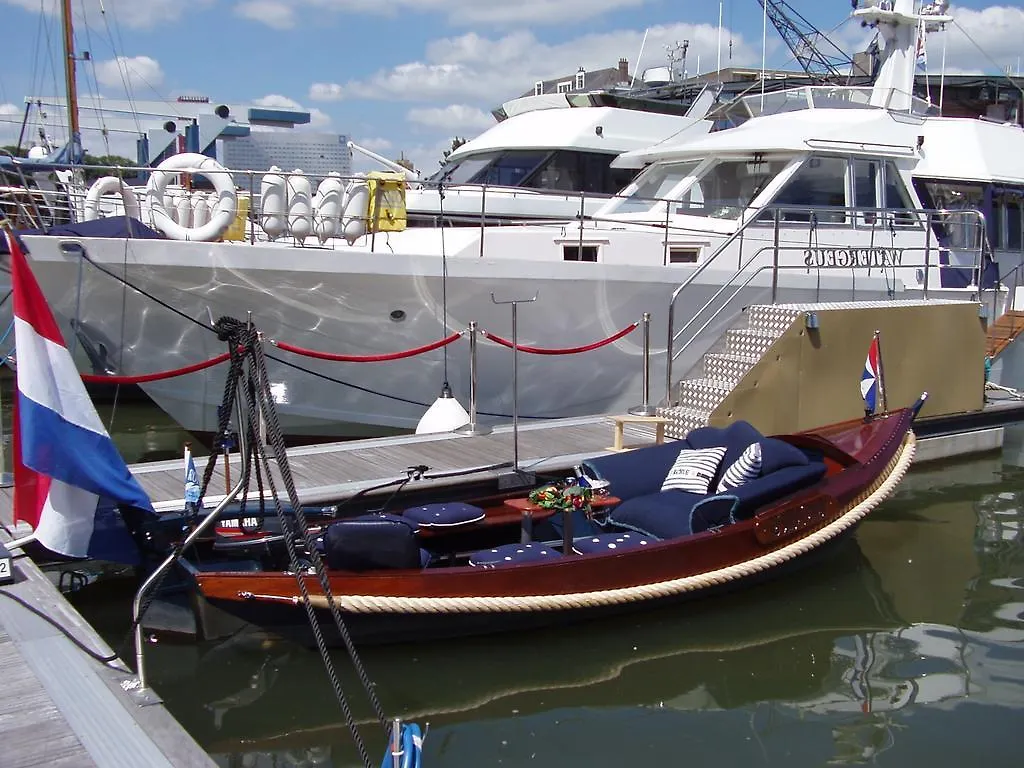Botel Dutch Yachthotel Roterdão